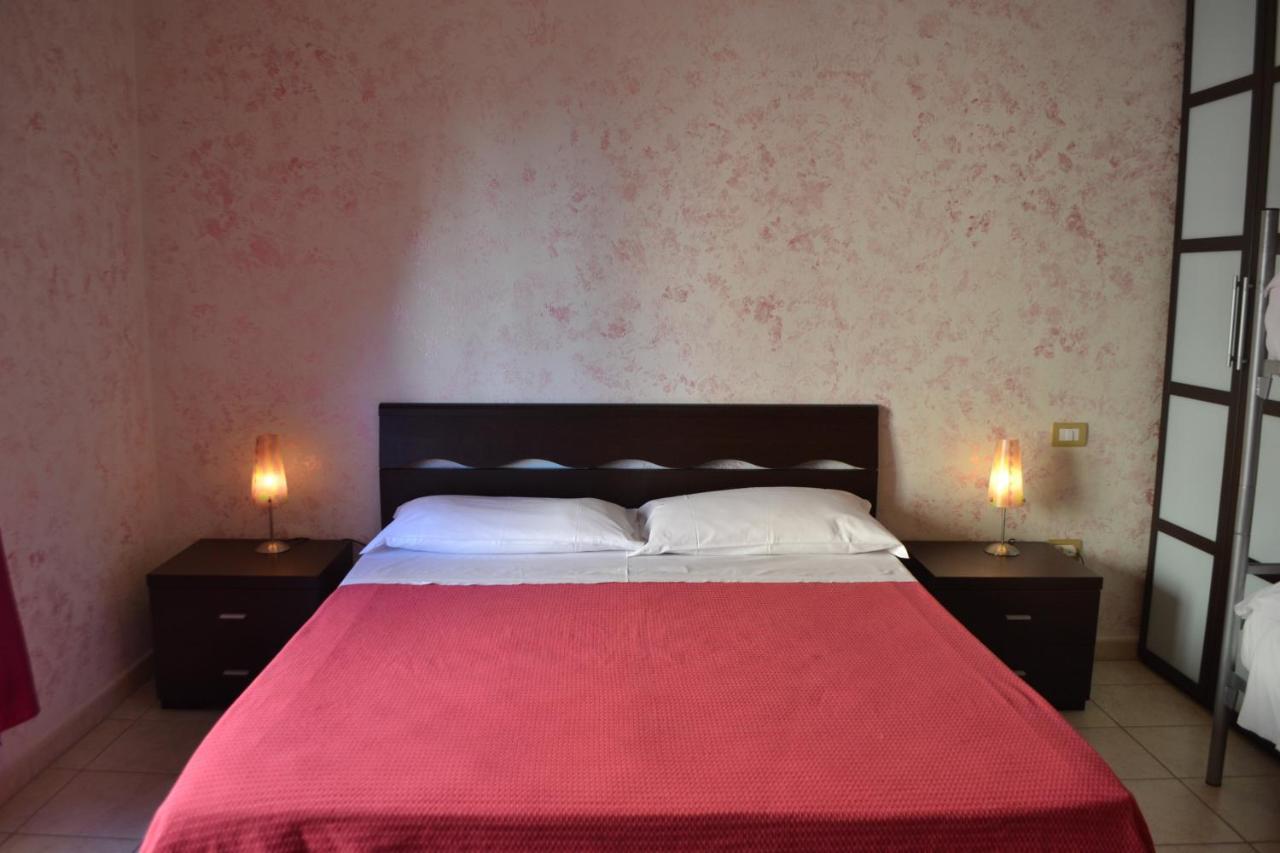 Sa Marina Bed & Breakfast La Caletta Bagian luar foto