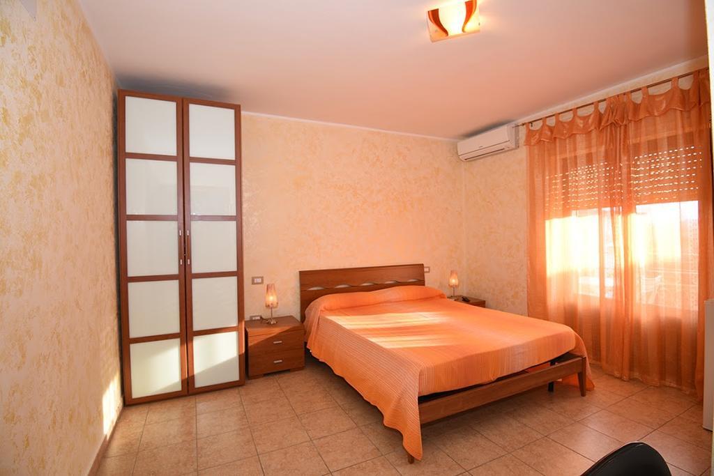 Sa Marina Bed & Breakfast La Caletta Bagian luar foto