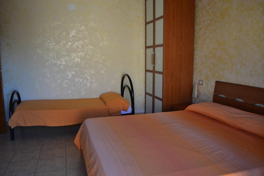 Sa Marina Bed & Breakfast La Caletta Bagian luar foto